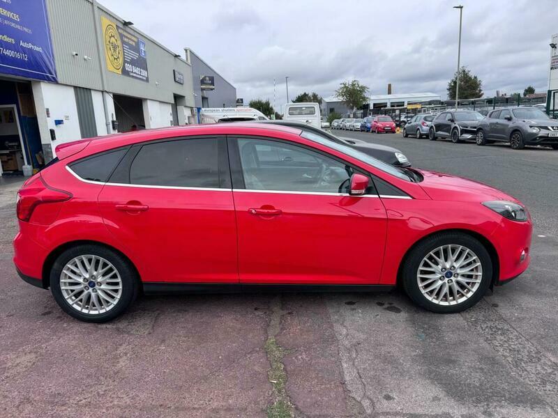 Ford Focus 1.0T Ecoboost Zetec Euro EN12WYF Red #2