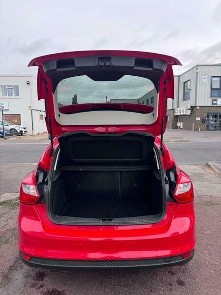 Ford Focus 1.0T Ecoboost Zetec Euro EN12WYF Red #5