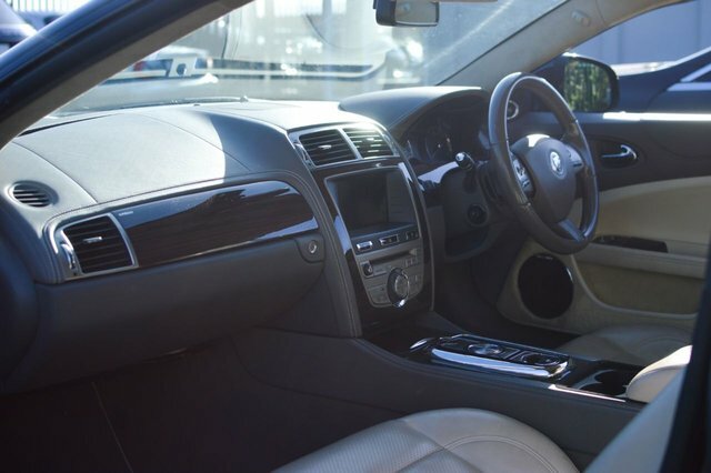 Jaguar XK V8 Portfolio Convertible Black #4