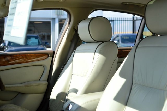 Jaguar XJ Xj8 Sovereign Saloon Silver #4