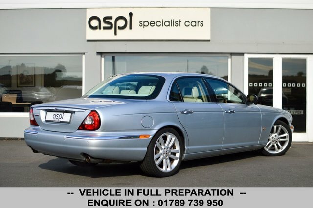 Jaguar XJ Xj8 Sovereign Saloon Silver #3