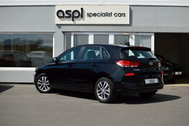 Hyundai I30 T-gdi Se Hatchback Black #3