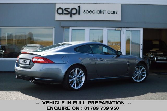 Jaguar XK V8 Coupe Black #2