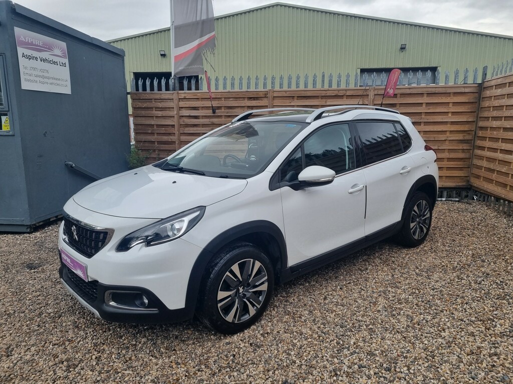 Peugeot 2008 1.2 Puretech Allure Premium White #3