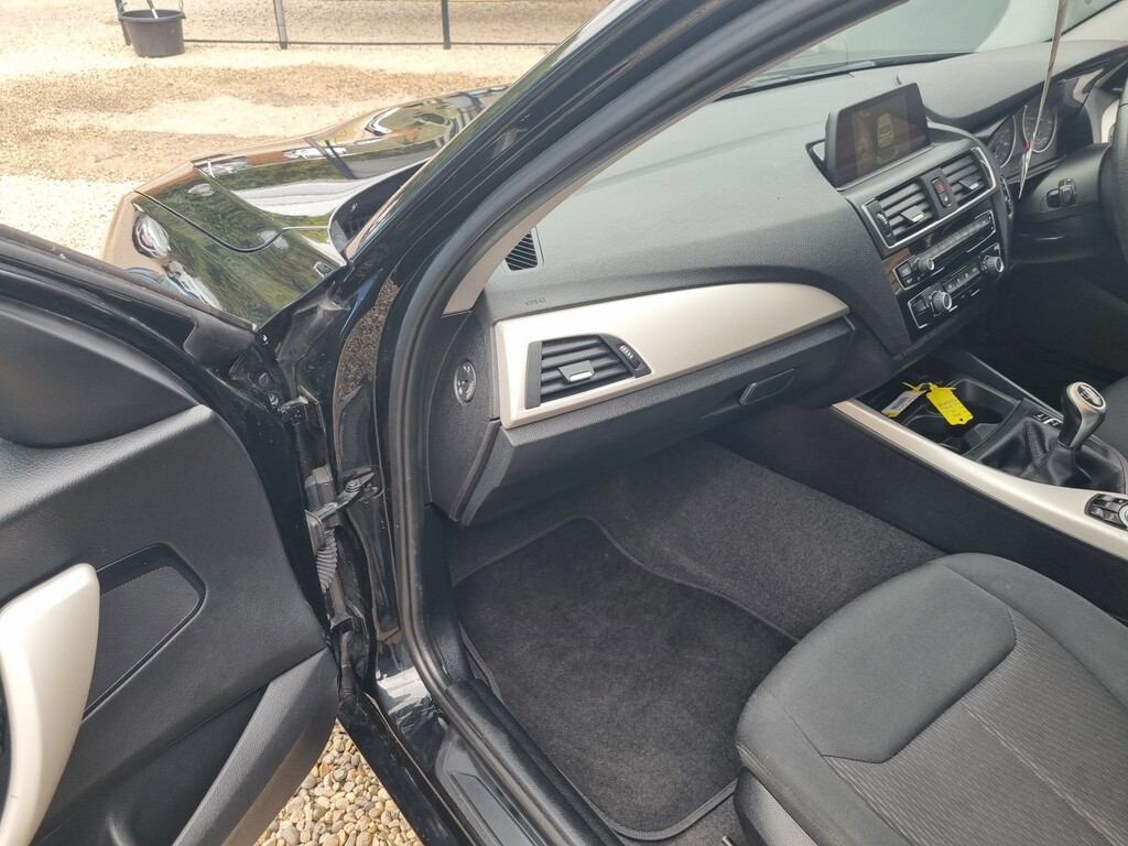 BMW 1 Series 1.5 118I Se 5-Door Black #6