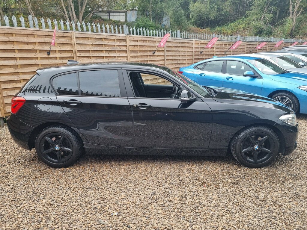 BMW 1 Series 1.5 118I Se 5-Door Black #4