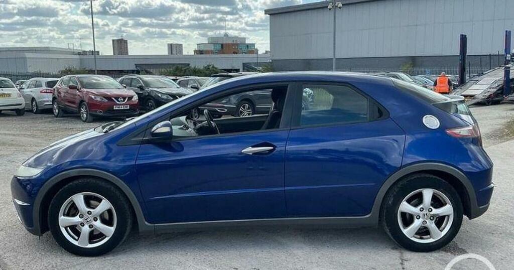 Honda Civic 1.8 I-vtec Se Blue #4