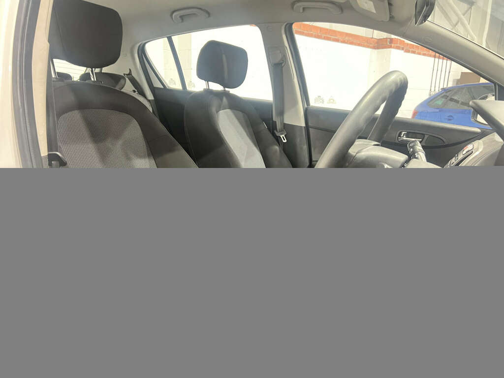 Hyundai I20 1.1 I20 Classic Crdi White #5