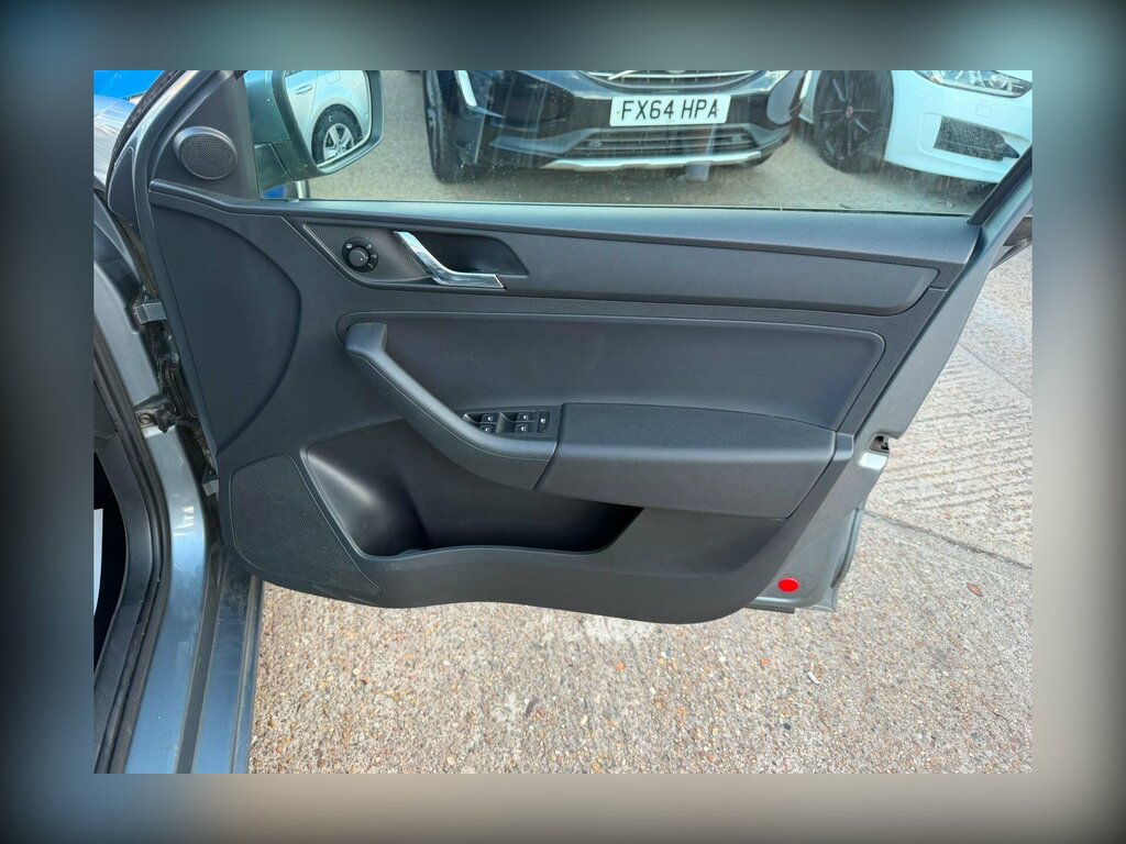 Skoda Rapid 1.4 Elegance Tsi Dsg 121 Bhp. 1 Owner-9 Skoda S Grey #19