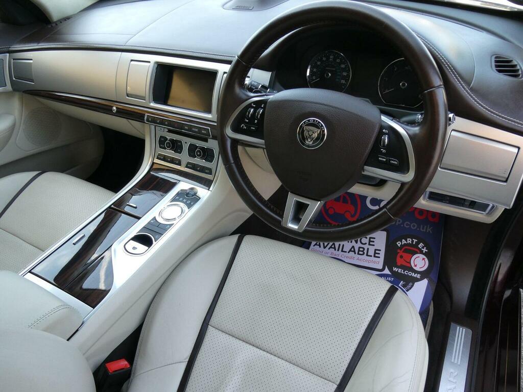 Jaguar XF 2.2D Portfolio Euro 5 Ss Red #2