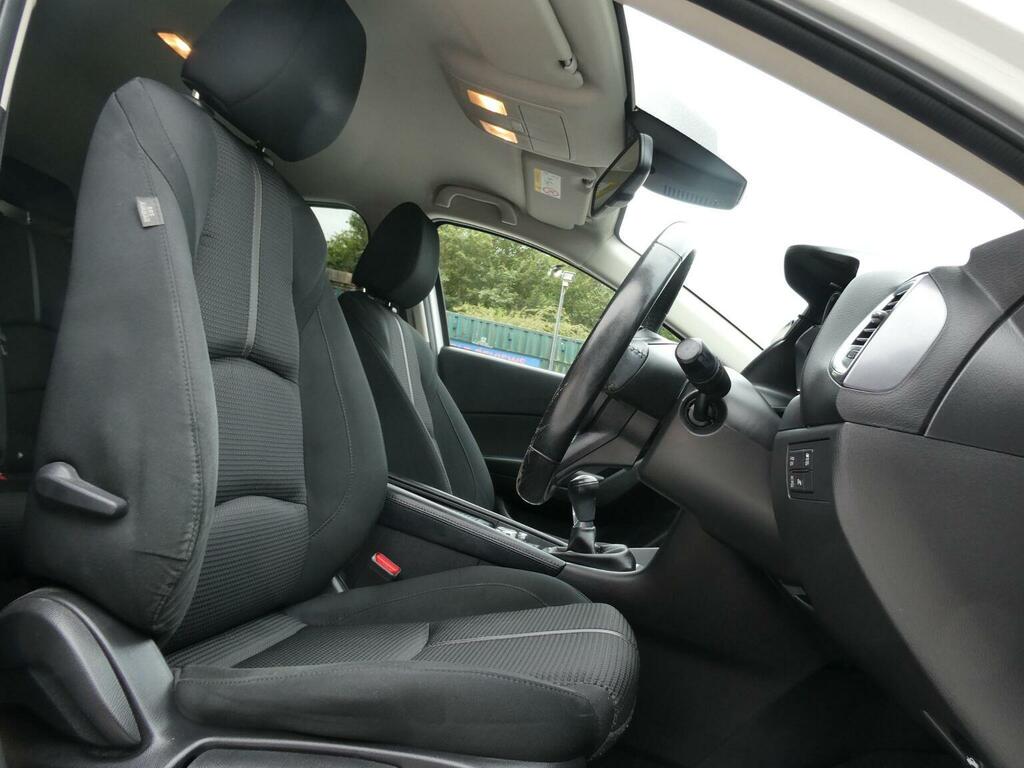 Mazda 3 Hatchback 2.0 Skyactiv-g Sport Nav Euro 6 Ss BF66URV White #4