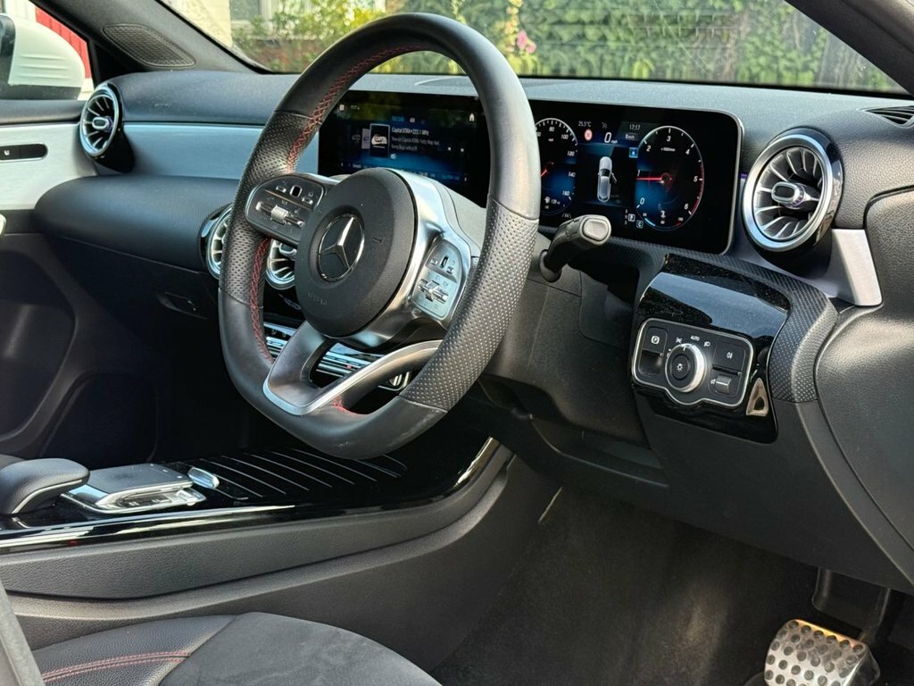 Mercedes-Benz A Class 2L Amg Line White #3