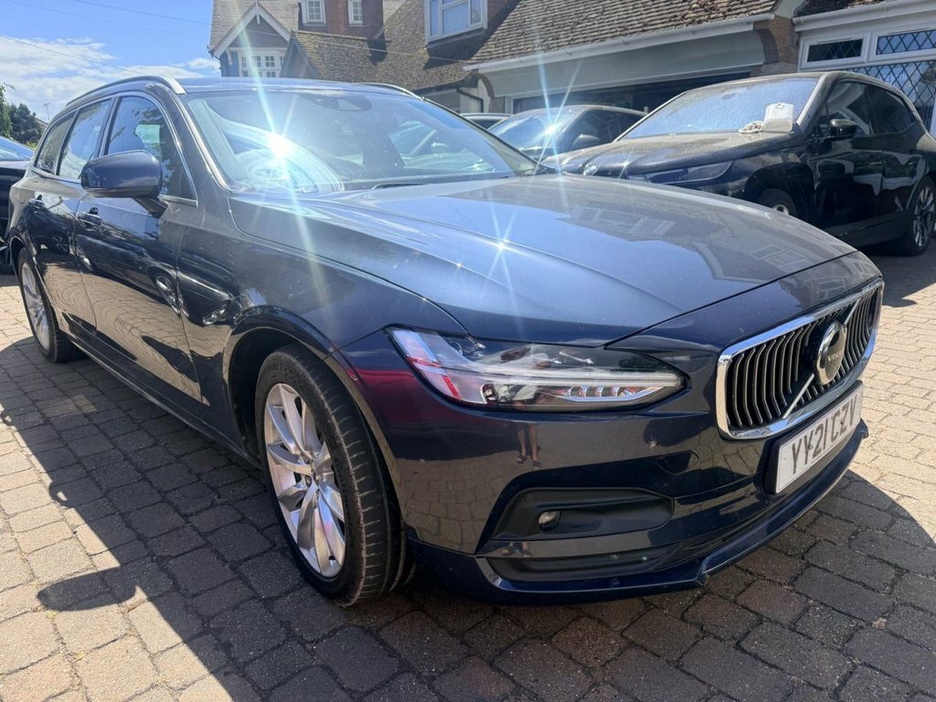 Volvo V90 2L Momentum Blue