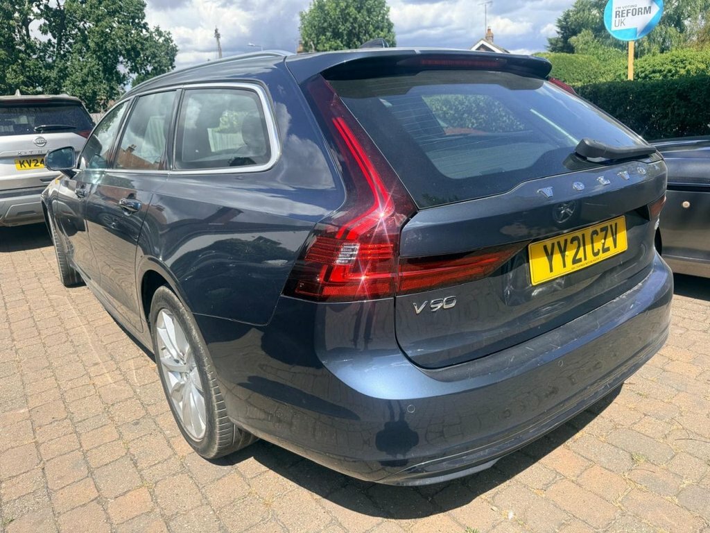 Volvo V90 2L Momentum Blue #6