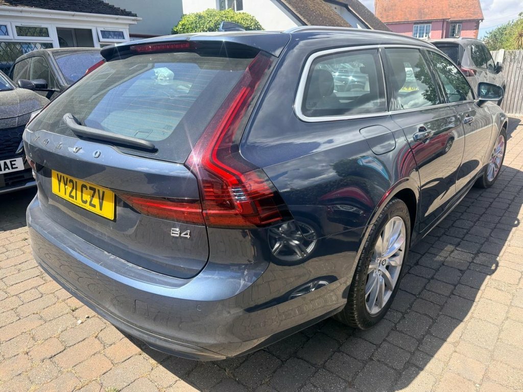 Volvo V90 2L Momentum Blue #4