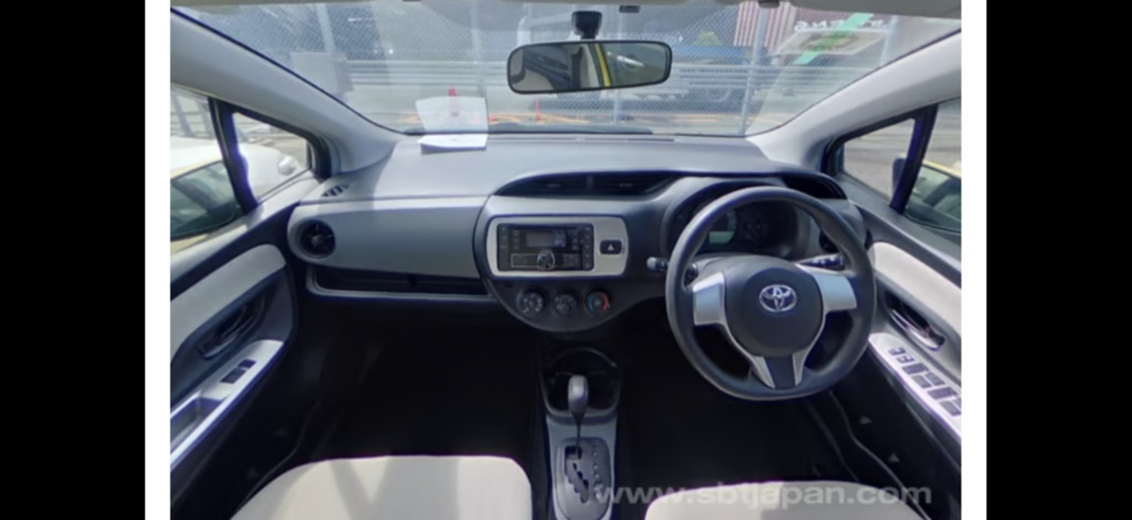 Toyota Vitz Hatchback 2011 - 2015 2015 Yellow #3