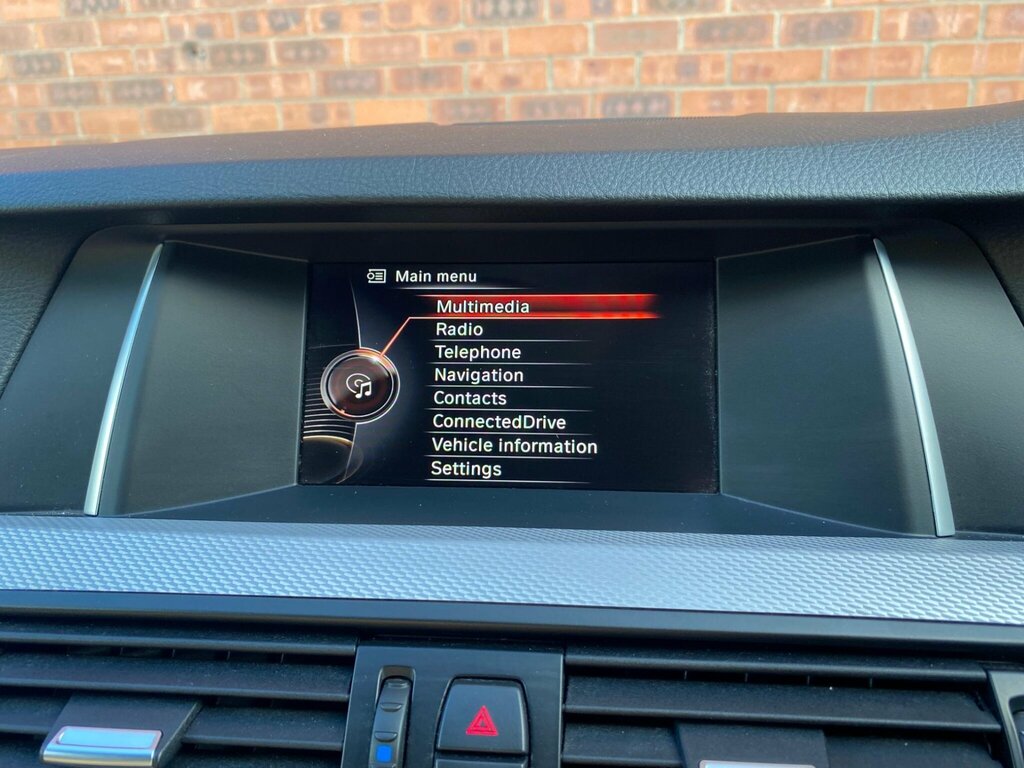 BMW 5 Series 2.0 520D M Sport White #38