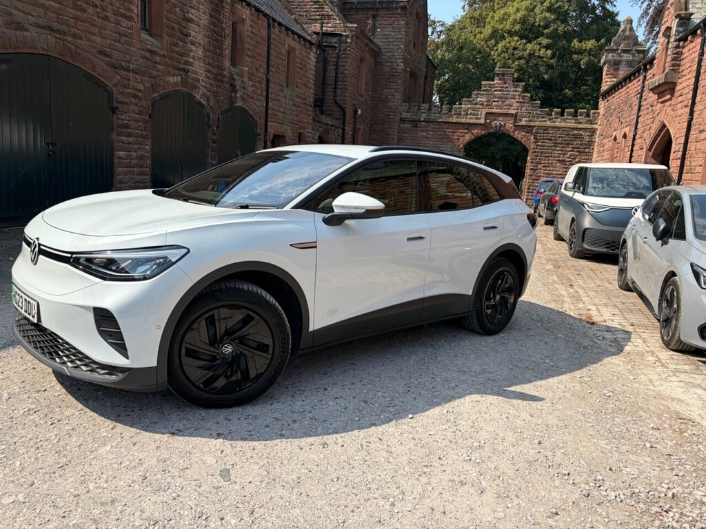 Volkswagen ID.4 Pure 52Kwh Life Suv 148 Ps White #3