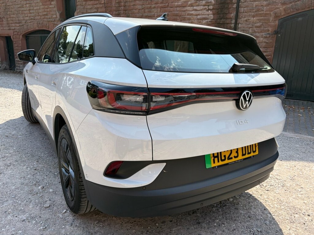 Volkswagen ID.4 Pure 52Kwh Life Suv 148 Ps White #4