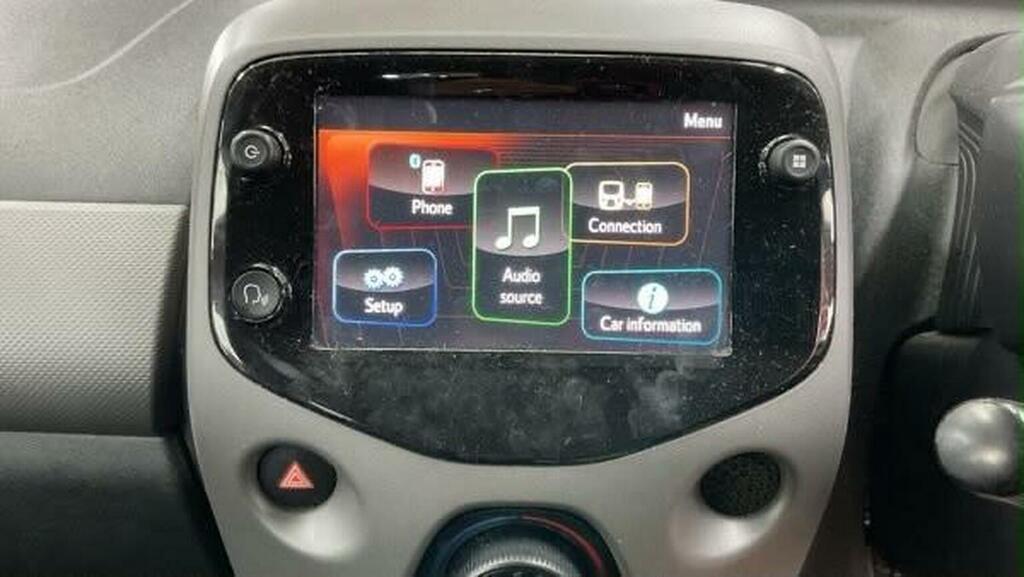 Peugeot 108 1.0 72 Allure 2-Tronic Red #7