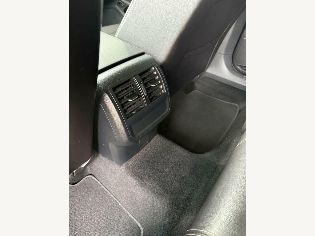 Volkswagen Passat Mk8 Facelift Est 1.5 Tsi 150Ps R-line Evo Grey #39