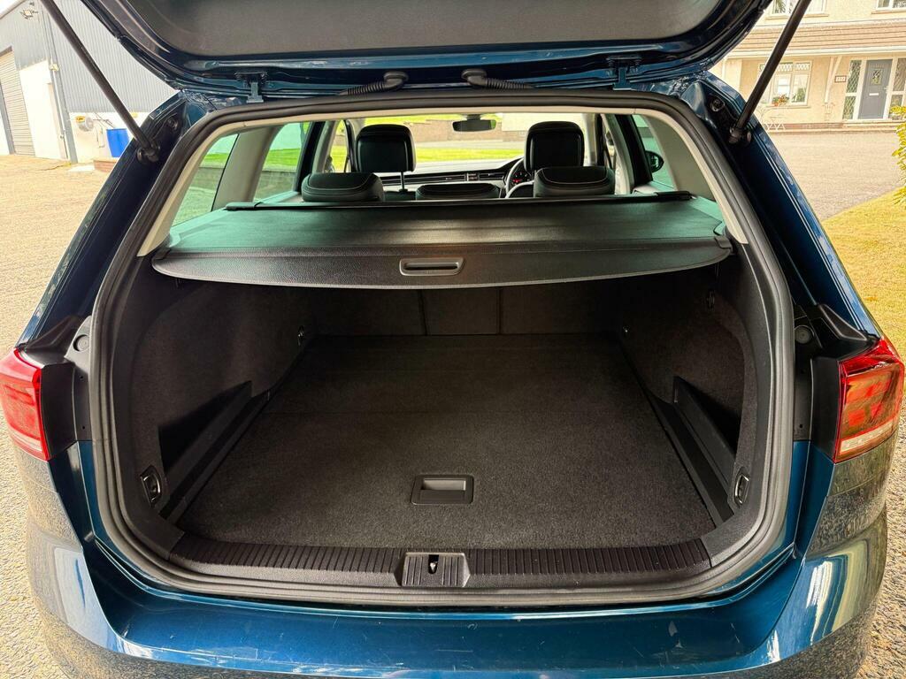 Volkswagen Passat Mk8 Facelift Est 1.5 Tsi 150Ps R-line Evo Grey #42