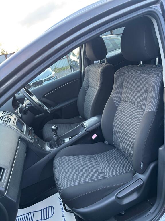 Toyota Avensis 2L T4 Grey #17