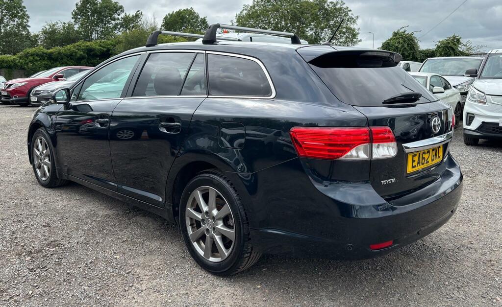 Toyota Avensis 2.0 D-4d T Spirit Tourer Euro 5 Grey #4