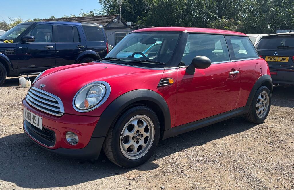 Mini Hatch 1.6 One Euro 5 YX61HSJ Red #2