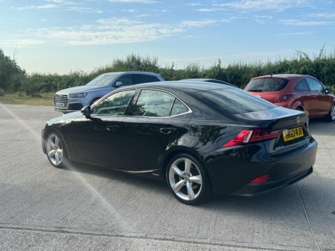 Lexus IS 2.5 300H Premier Black #4