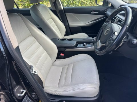 Lexus IS 2.5 300H Premier Black #2