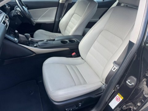 Lexus IS 2.5 300H Premier Black #5