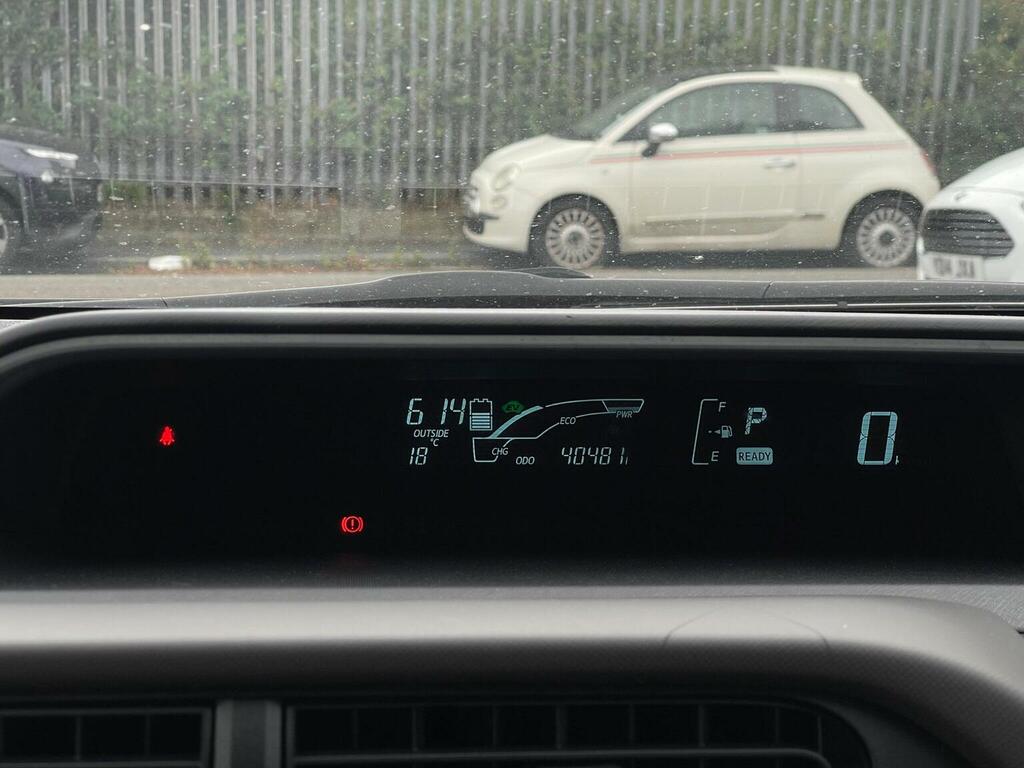 Toyota Aqua Auto White #20