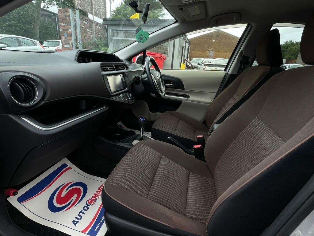 Toyota Aqua Auto White #12