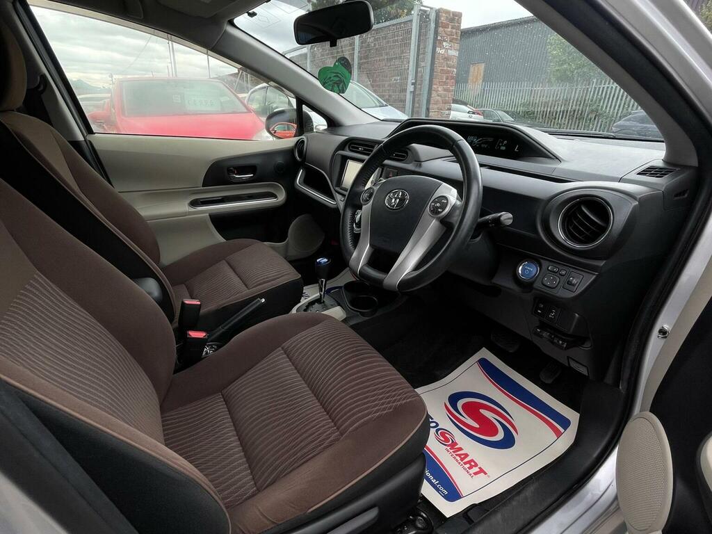 Toyota Aqua Auto White #7