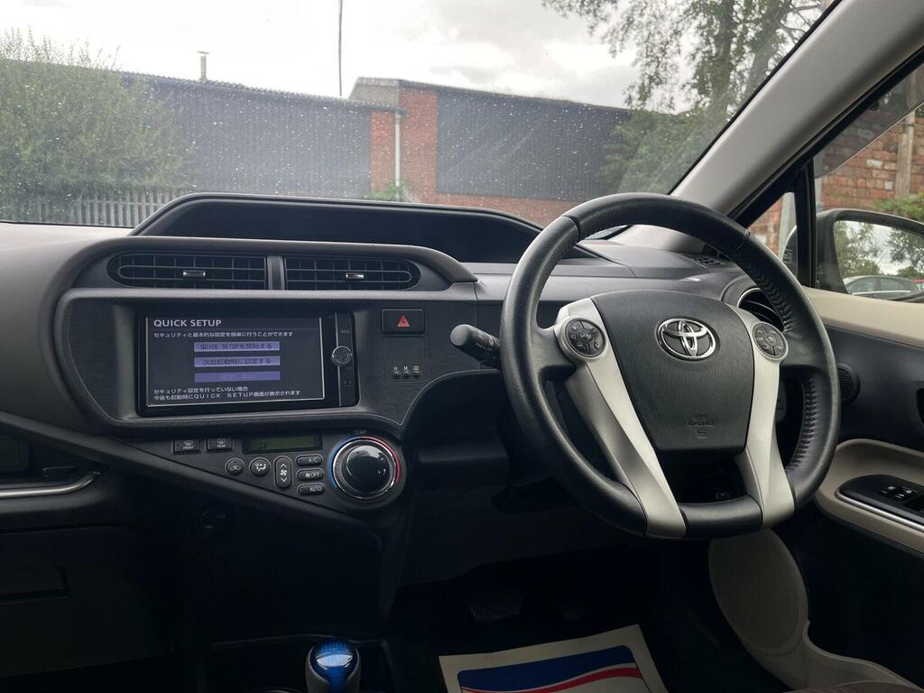 Toyota Aqua Auto White #16