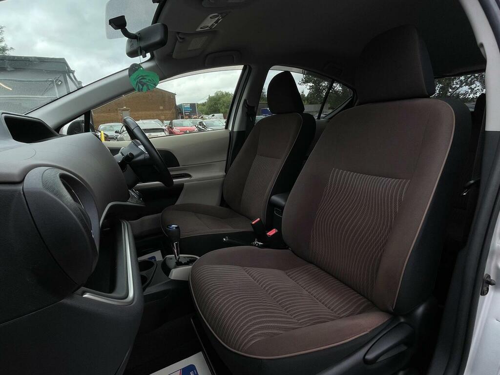 Toyota Aqua Auto White #14