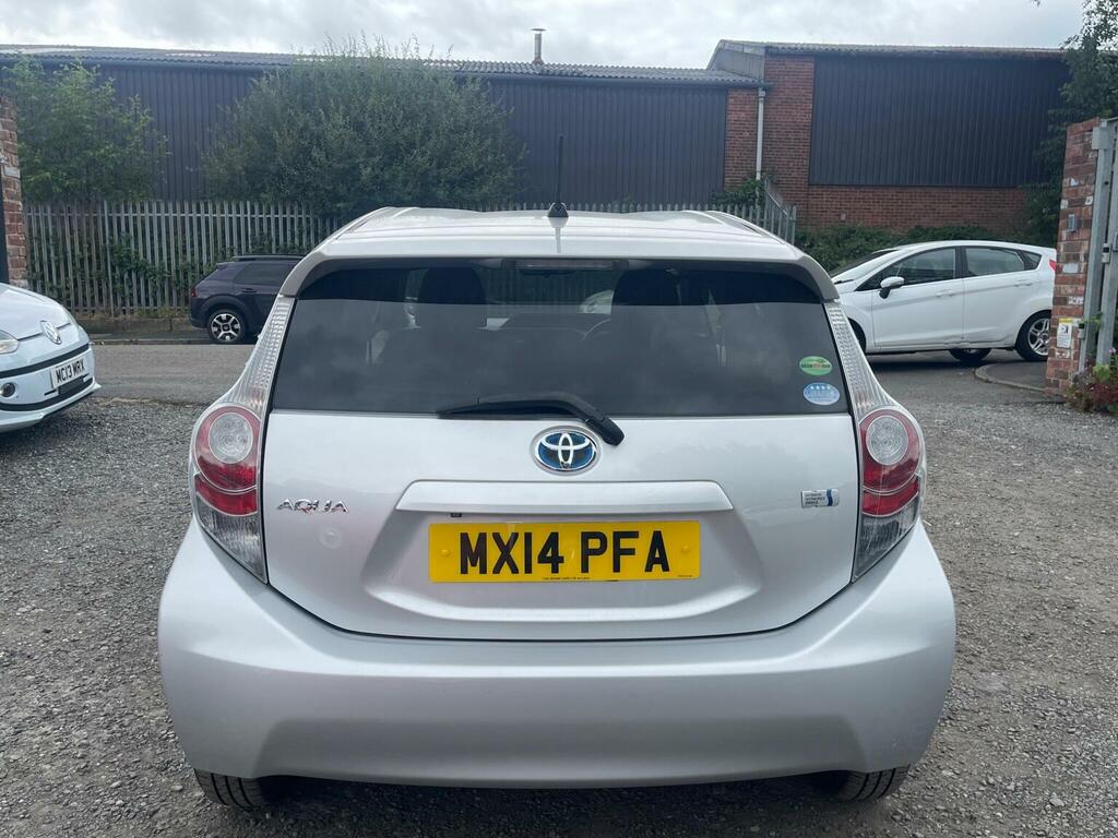 Toyota Aqua Hybrid 1.5 Euro 5 Silver #5