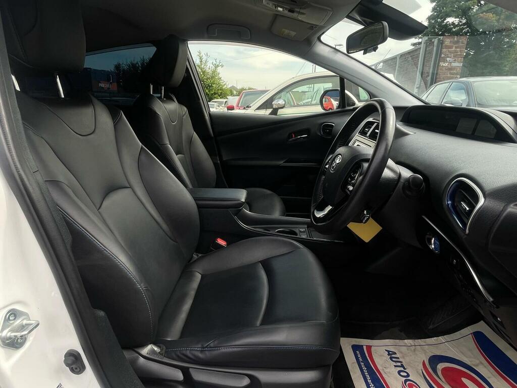 Toyota Prius Excel Tss 5-Door White #9