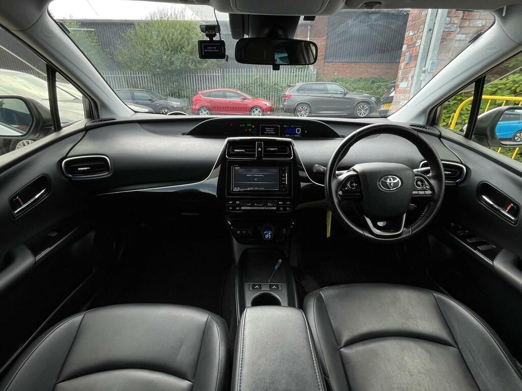 Toyota Prius Excel Tss 5-Door White #16