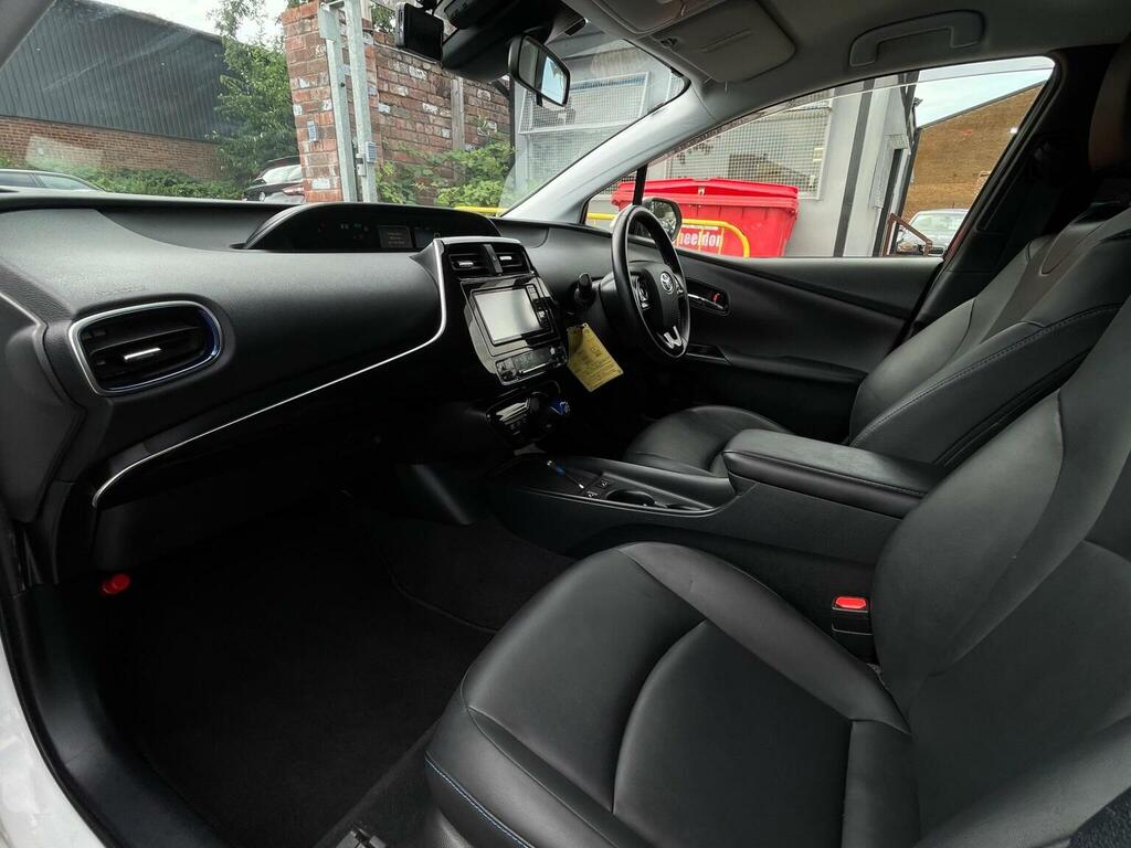 Toyota Prius Excel Tss 5-Door White #13