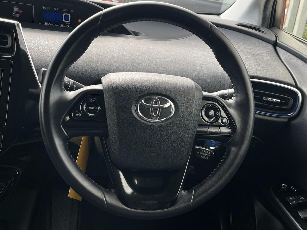 Toyota Prius Excel Tss 5-Door White #18