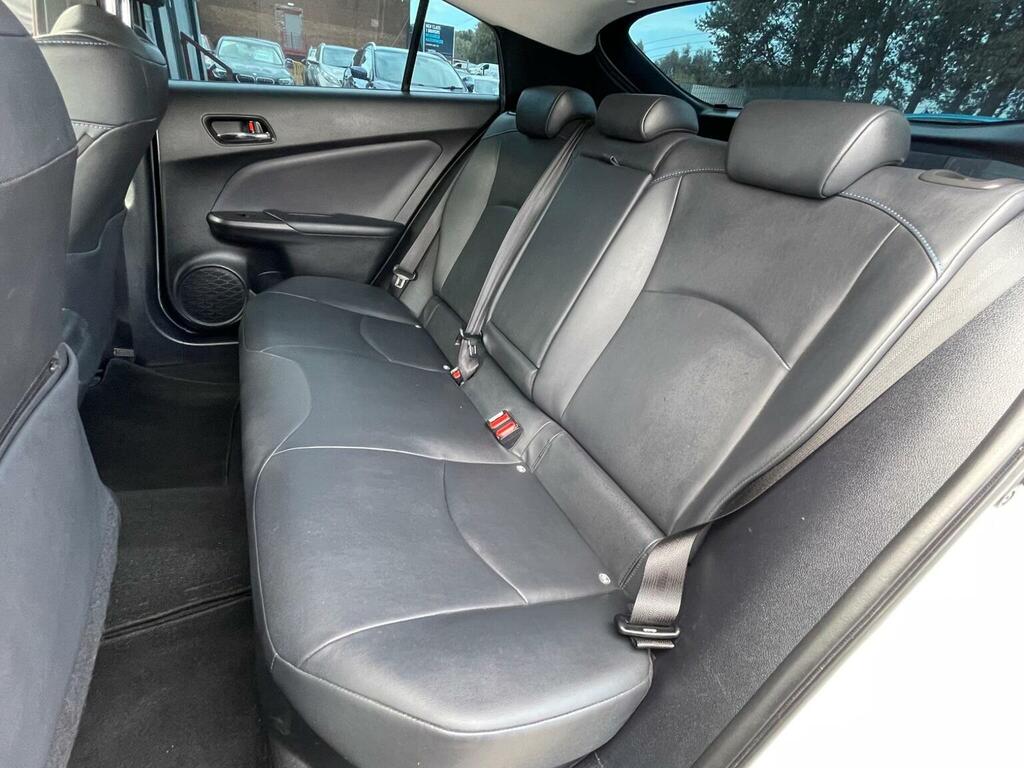 Toyota Prius Excel Tss 5-Door White #12