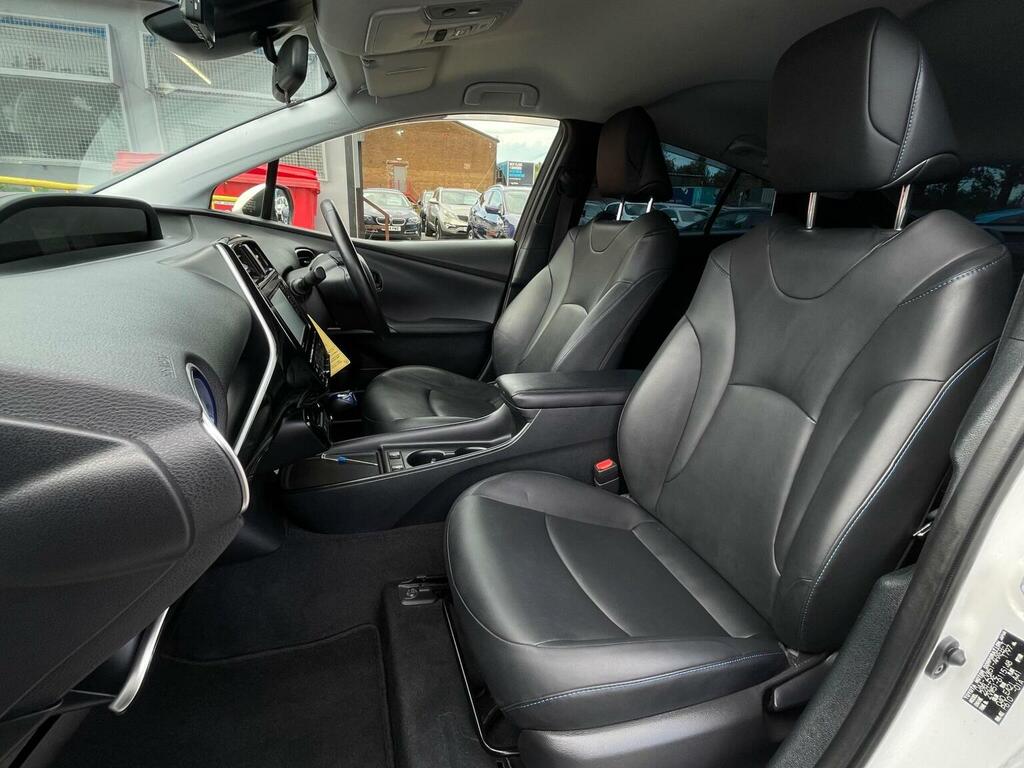 Toyota Prius Excel Tss 5-Door White #15