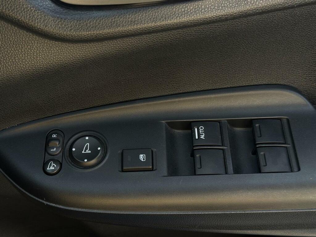 Honda Fit 1.5 Hybrid 201414 5 Seats Fresh Import, Fin White #32