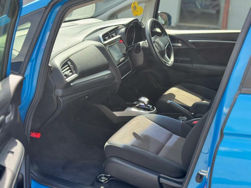 Honda Fit 1.5 Hybrid 201414 5 Seats Fresh Import, Fin White #14
