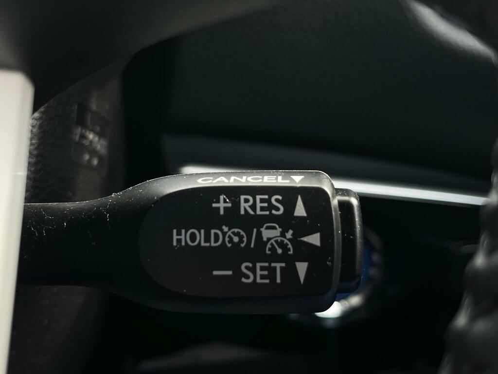 Toyota Prius 1.8 Vvt-i Excel Plug-in Hybrid Red #26