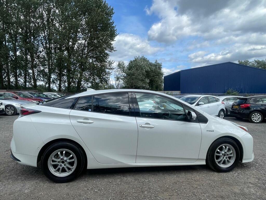 Toyota Prius 1.8 Vvt-i Excel Plug-in Hybrid Red #8