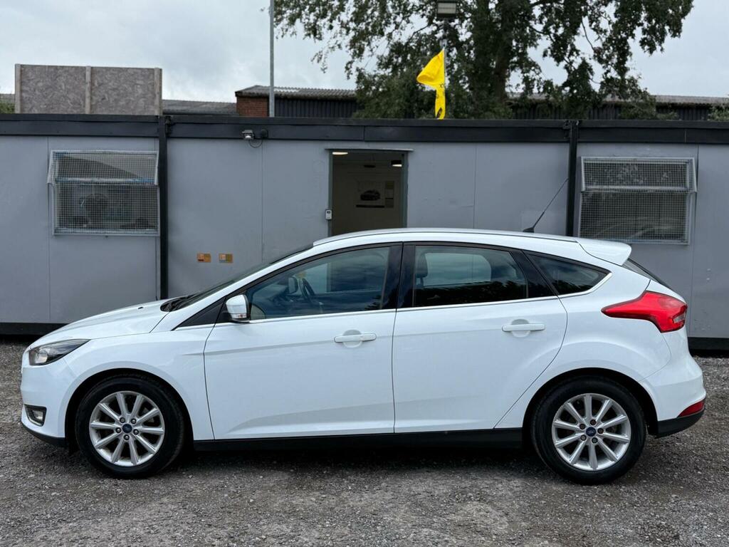 Ford Focus 1.0T Ecoboost Titanium Euro 6 Ss White #4