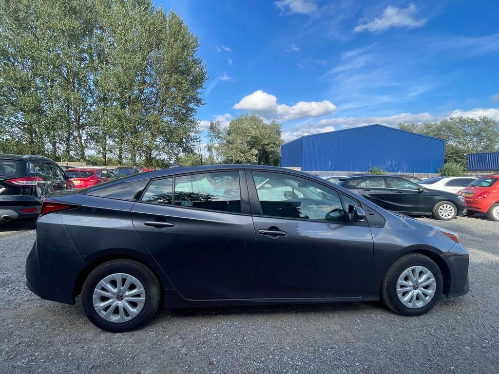 Toyota Prius 1.8 Hybrid Cvt Hatchback White #8